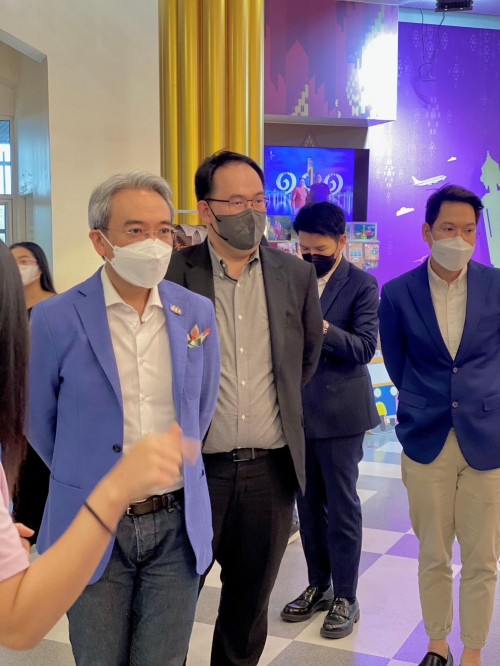 วันที่ ๕ มกราคม ๒๕๖๖ เวลา ๑๔.๓๐น. เทศบาลเมืองร้อยเอ็ดให้การต้อนรับ นายฐากร ปิยะพันธ์ ผู้จัดการใหญ่ ธนาคารทหารไทยธนชาต จำกัด (มหาชน) ขึ้นเยี่ยมชมหอโหวด๑๐๑