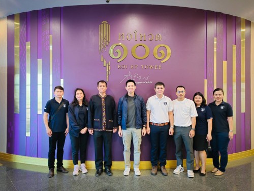 วันที่ ๒๙ สิงหาคม ๒๕๖๖ พันตำรวจโท สิริพงษ์ ศรีตุลา ผู้อำนวยการกองปราบปรามการทุจริตในภาครัฐ 2 และคณะ ขึ้นชมหอโหวด๑๐๑ โดยมีทีมประชาสัมพันธ์ ให้การต้อนรับ