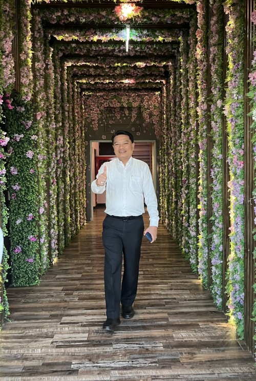วันที่ ๒๙ กุมภาพันธ์ ๒๕๖๗ เวลา ๑๖.๓๐ น.  นายสมพจน์ กวางแก้ว รองอธิบดีกรมสวัสดิการและคุ้มครองแรงงาน พร้อมด้วยคณะ ขึ้นเยี่ยมชมหอโหวด๑๐๑  โดยมีทีมประชาสัมพันธ์ให้การต้อนรับ