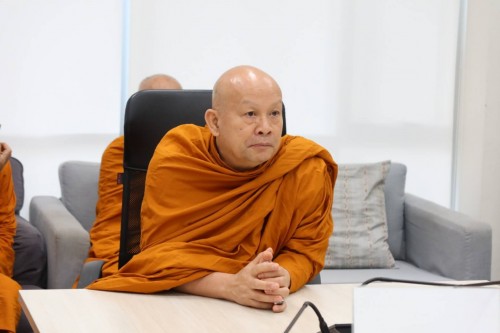 (Thai) วันที่ ๒๓ กันยายน ๒๕๖๘ เวลา ๐๙:๒๐ น.  พระเดชพระคุณ พระเทพสิริวัชร์ เจ้าคณะภาค ๙ (ธ) พร้อมด้วยคณะ เข้ารับฟังบรรยายและขึ้นเยี่ยมชมหอโหวด๑๐๑ โดยมีนายธรรมศักดิ์ ชิตทรงสวัสดิ์ ผู้อำนวยการส่วนบริหารการศึกษา ถวายการต้อนรับ