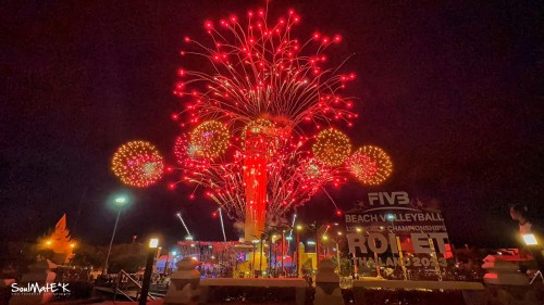 (Thai) พลุอลังการตระการตา พิธีเปิดการแข่งขันวอลเลย์บอลชายหาดชิงแชมป์โลก รุ่นอายุต่ำกว่า 21 ปี    FIREWORKS     Cr. Kwang Paphatchaya (Thai) พลุอลังการตระการตา พิธีเปิดการแข่งขันวอลเลย์บอลชายหาดชิงแชมป์โลก รุ่นอายุต่ำกว่า 21 ปี    FIREWORKS     Cr. Kwang Paphatchaya